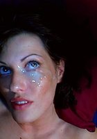 Парни с удовольствием кончают на лицо своих подруг 18 фото Парни с удовольствием кончают на лицо своих подруг 18 фото