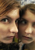 Рыжеволосая бестия занимается гимнастикой в комнате 17 фото Рыжеволосая бестия занимается гимнастикой в комнате 17 фото