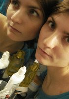 Рыжеволосая бестия занимается гимнастикой в комнате 4 фото Рыжеволосая бестия занимается гимнастикой в комнате 4 фото