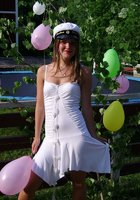 Парень раздвигает пальцами розовое влагалище молодой девушки 1 фото Парень раздвигает пальцами розовое влагалище молодой девушки 1 фото