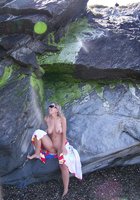 Грудастая сучка голышом позирует и показывает бритую киску 16 фото Грудастая сучка голышом позирует и показывает бритую киску 16 фото