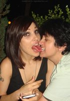 Эмо девушка любит сосать члены и целоваться с подругами 28 фото Эмо девушка любит сосать члены и целоваться с подругами 28 фото