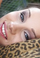 Очаровательная брюнетка готова развлекаться с черным членом 6 фото Очаровательная брюнетка готова развлекаться с черным членом 6 фото