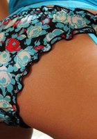 Миловидные девушки светят подтянутыми ягодицами поворачиваясь спиной 36 фото Миловидные девушки светят подтянутыми ягодицами поворачиваясь спиной 36 фото