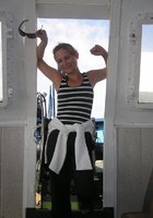 Молодая девушка хвастается откровенными снимками с голыми дойками на отдыхе 7 фото Молодая девушка хвастается откровенными снимками с голыми дойками на отдыхе 7 фото