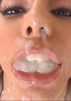 Накрашенной брюнетке кончили прямо на лицо 4 фото Накрашенной брюнетке кончили прямо на лицо 4 фото