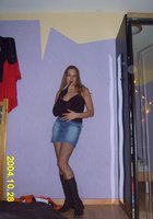 Девица засовывает во влагалище вибратор и раздвигает половые губы 7 фото Девица засовывает во влагалище вибратор и раздвигает половые губы 7 фото