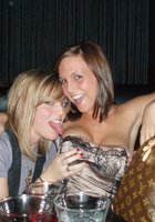 Веселые студентки из Штатов хвастаются крупными титьками в соцсетях 14 фото Веселые студентки из Штатов хвастаются крупными титьками в соцсетях 14 фото