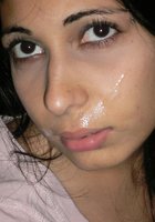 Грудастая мама снимает белье перед любовником в отеле и на море 19 фото Грудастая мама снимает белье перед любовником в отеле и на море 19 фото