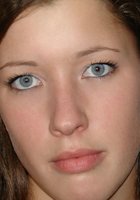 Моделька с перепуганным лицом 1 фото