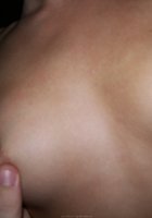 Стройная чувиха развратничает перед супругом в одних чулках 10 фото Стройная чувиха развратничает перед супругом в одних чулках 10 фото