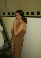 Девушка с подругой позируют голыми после бани 8 фото Девушка с подругой позируют голыми после бани 8 фото