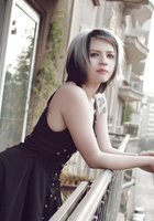 Голая неформалка принимает пошлые позы на балконе и диване 5 фото Голая неформалка принимает пошлые позы на балконе и диване 5 фото