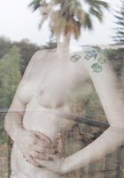 Голая неформалка принимает пошлые позы на балконе и диване 25 фото Голая неформалка принимает пошлые позы на балконе и диване 25 фото