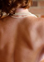 Рыжая неформалка в длинных бусах и с тату красиво раздевается 20 фото Рыжая неформалка в длинных бусах и с тату красиво раздевается 20 фото