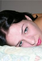 Татуированная брюнетка показывает интимную стрижку лежа на спине 10 фото Татуированная брюнетка показывает интимную стрижку лежа на спине 10 фото