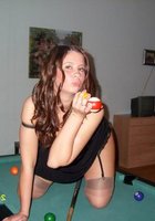 Девушки и парни устроили групповуху на постели 5 фото Девушки и парни устроили групповуху на постели 5 фото