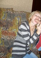 Блондинка делает минет в одежде 1 фото Блондинка делает минет в одежде 1 фото