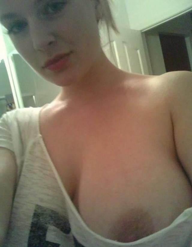 Сексуальная теннисистка сверкает своими трусиками 32 фотография