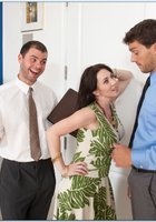 Подруги с мужьями трахнулись на одном диване 2 фото Подруги с мужьями трахнулись на одном диване 2 фото