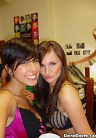 Подружки устроили дома пьяную оргию 1 фото Подружки устроили дома пьяную оргию 1 фото