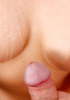 Белокурая сучка соблазнила мастера 15 фото Белокурая сучка соблазнила мастера 15 фото