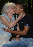 Седая старуха трахается с привлекательным парнем 14 фото Седая старуха трахается с привлекательным парнем 14 фото