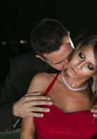 Джентльмен жарит женщину с силиконовыми буферами под звездным небом 2 фото Джентльмен жарит женщину с силиконовыми буферами под звездным небом 2 фото