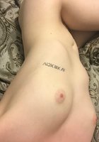 Стройные девушки в трусах хвастаются телами и грудью на кровати 15 фото Стройные девушки в трусах хвастаются телами и грудью на кровати 15 фото