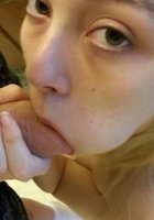 Белокурая любовница светит писькой и делает мачо минет 11 фото Белокурая любовница светит писькой и делает мачо минет 11 фото