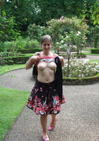 Современные телки светят голыми сиськами в публичных местах и дома 17 фото Современные телки светят голыми сиськами в публичных местах и дома 17 фото