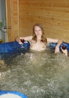 Девка с маленькими сиськами отправилась в сауну с подружками и попозировала там голышом на бильярдном столе 14 фото Девка с маленькими сиськами отправилась в сауну с подружками и попозировала там голышом на бильярдном столе 14 фото