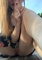 Девушки задирают юбки, чтобы продемонстрировать то, что они многие хотели бы увидеть 13 фото Девушки задирают юбки, чтобы продемонстрировать то, что они многие хотели бы увидеть 13 фото