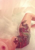 Подборка с телками, которые светят пышными буферами в ванне или душе 9 фото Подборка с телками, которые светят пышными буферами в ванне или душе 9 фото