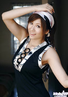 Yuma Asami прогулялась по городу, а затем показала партнеру стриптиз возле окна 5 фото Yuma Asami прогулялась по городу, а затем показала партнеру стриптиз возле окна 5 фото